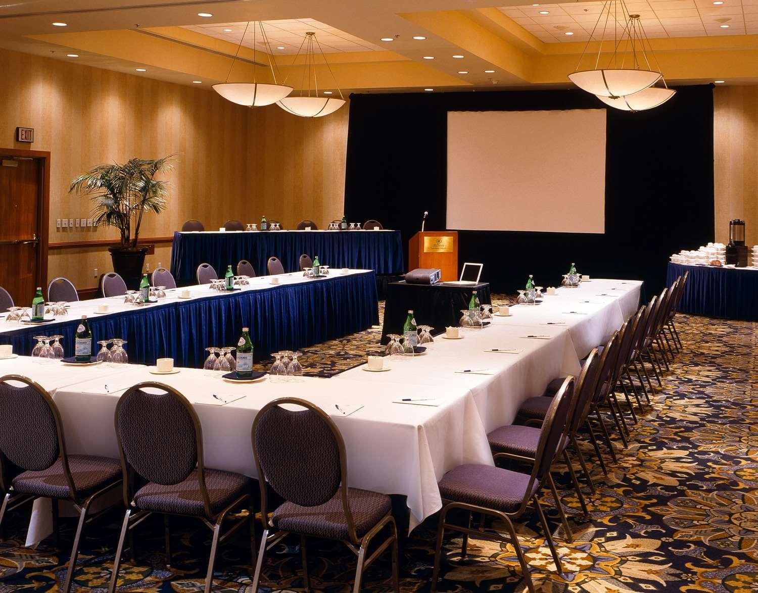 Hilton Vancouver Airport Richmond Bagian luar foto